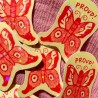 Proud | Pride 2026 | Glitrende vinylklistremerke