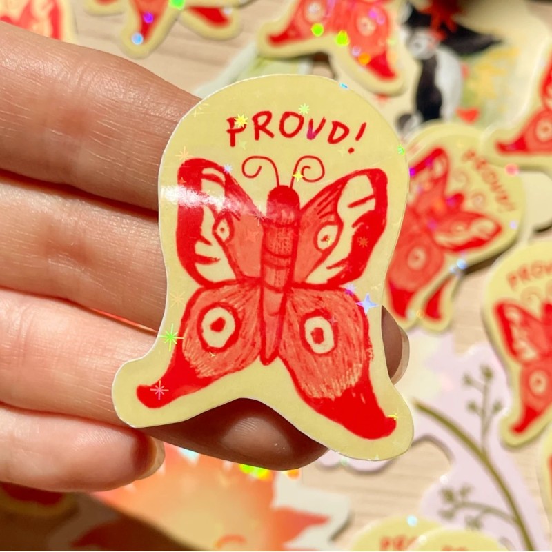 Proud | Pride 2026 | Glitrende vinylklistremerke